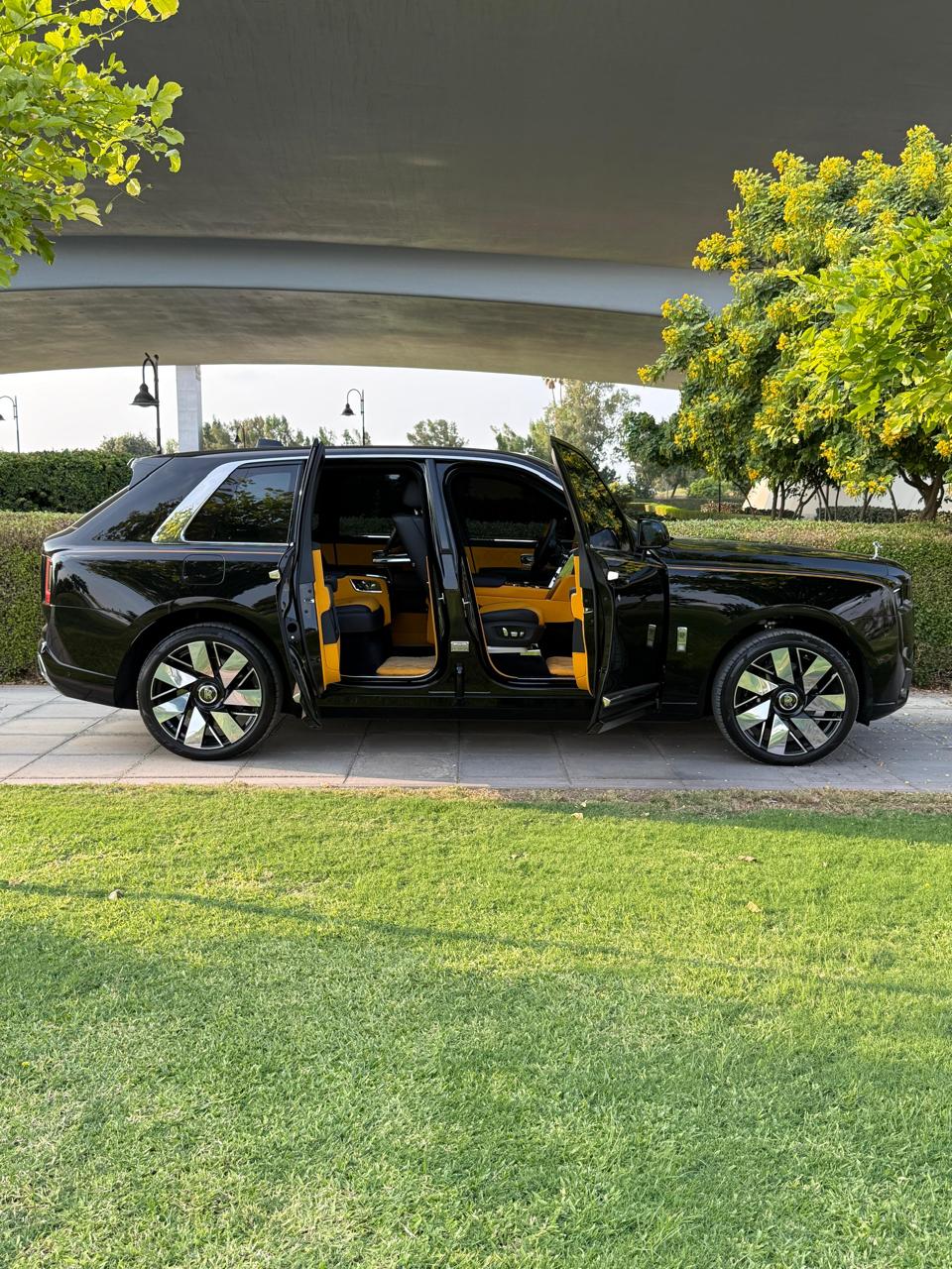 Rolls Royce Cullinan 2024