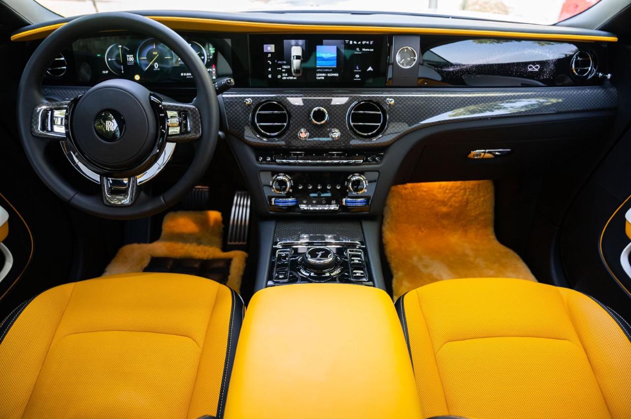 Rolls Royce Spectre Black Badge