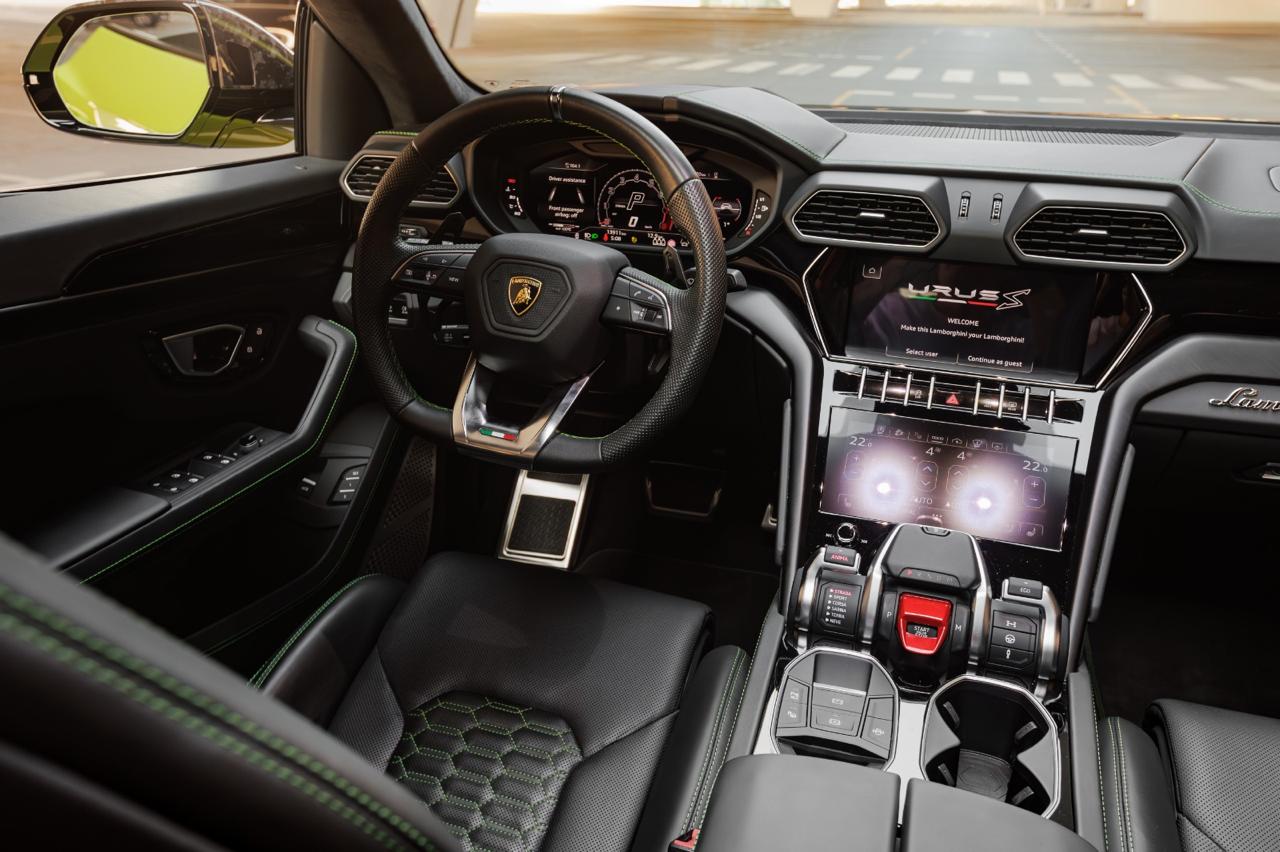 Lamborghini Urus MANSORY Yellow