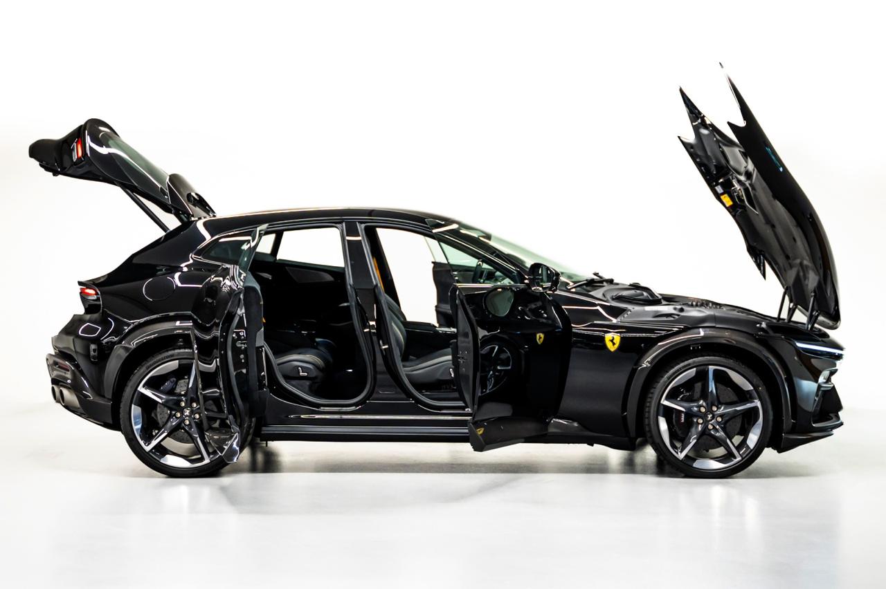 ferrari purosangue Black