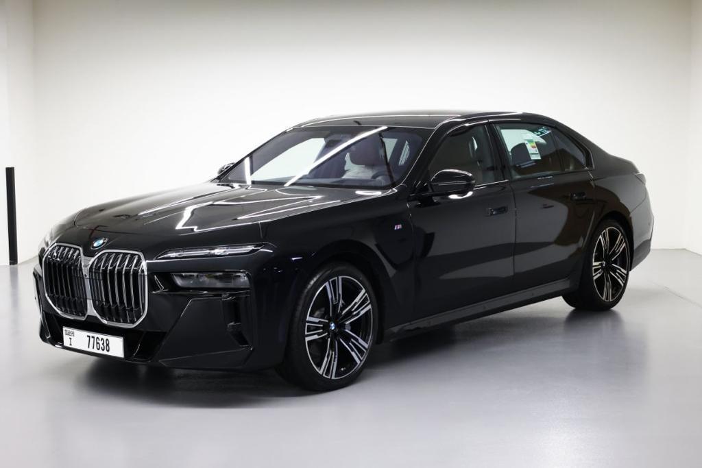BMW 740i