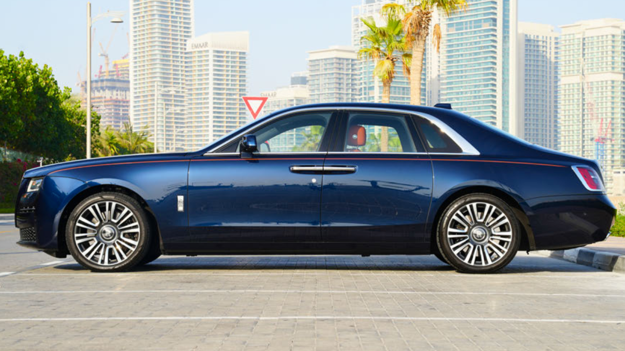 Rolls royce long ghost blue u